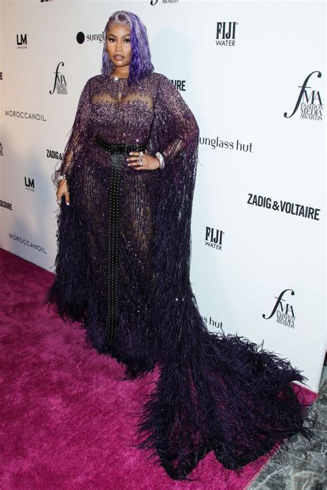 Nicki Minaj stuns fans after stripping down for NSFW pool photo.